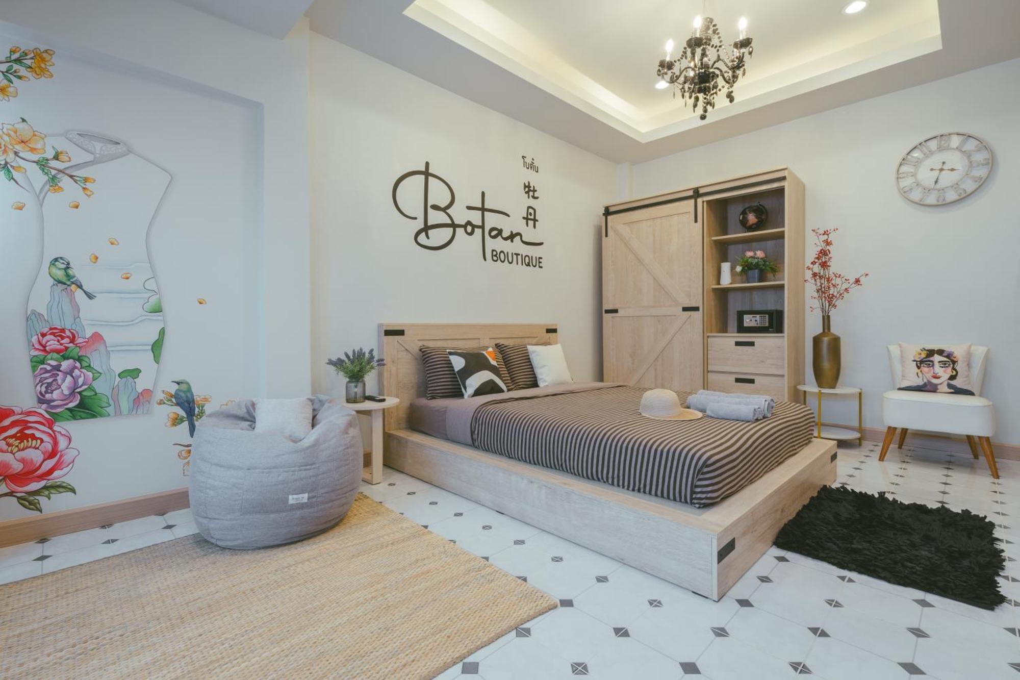Botan Boutique Hotel Patong Exterior photo