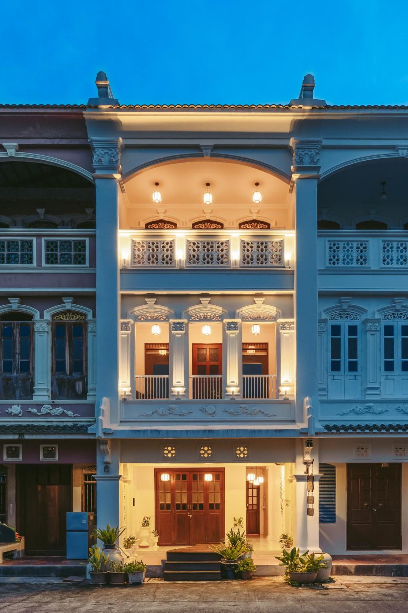 Botan Boutique Hotel Patong Exterior photo