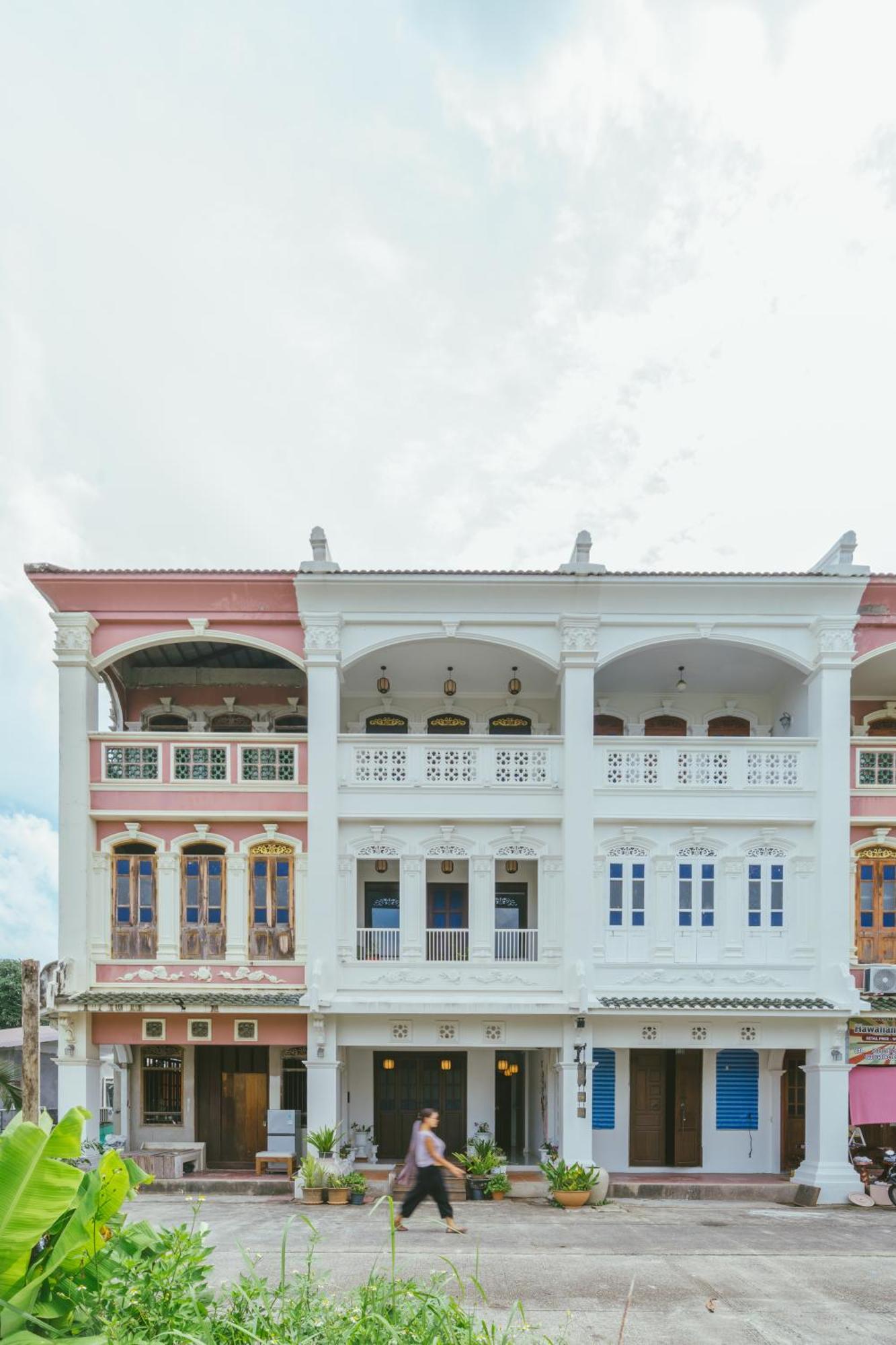 Botan Boutique Hotel Patong Exterior photo