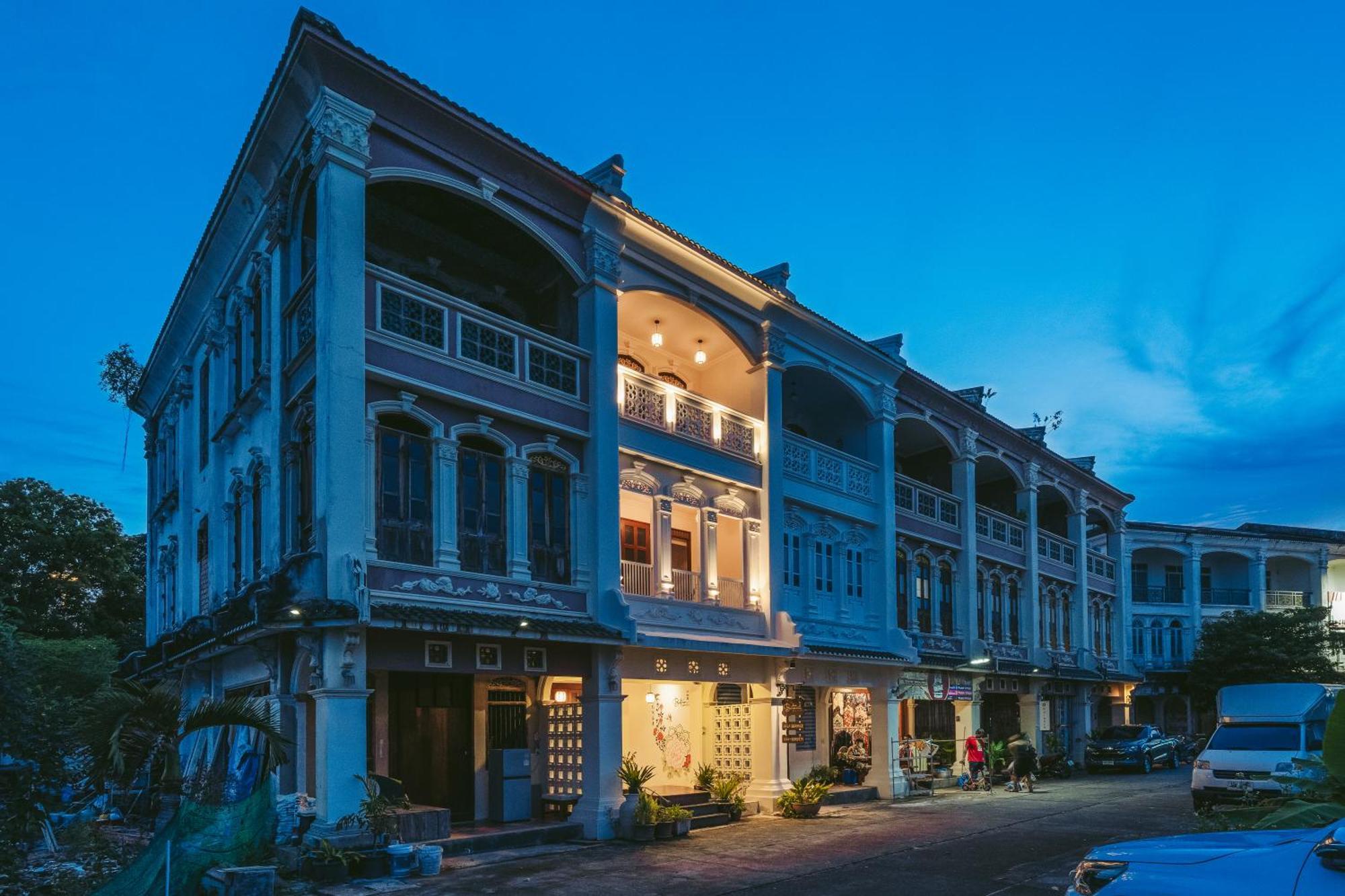 Botan Boutique Hotel Patong Exterior photo
